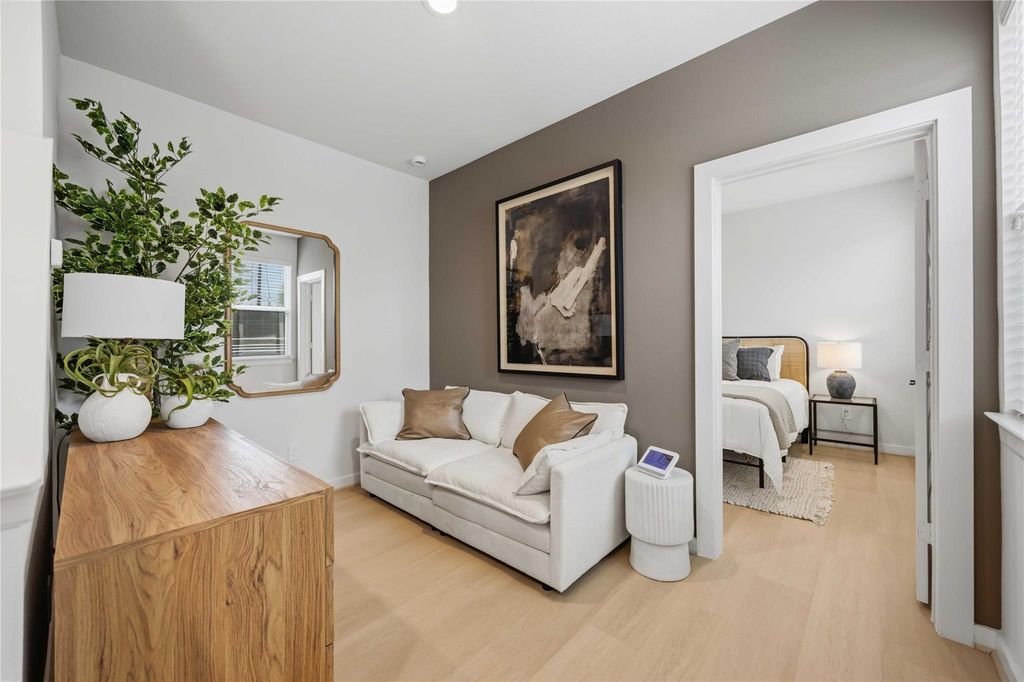 Photo of 817 Thornton Road #F, Houston, TX 77018 (MLS # 68260408)