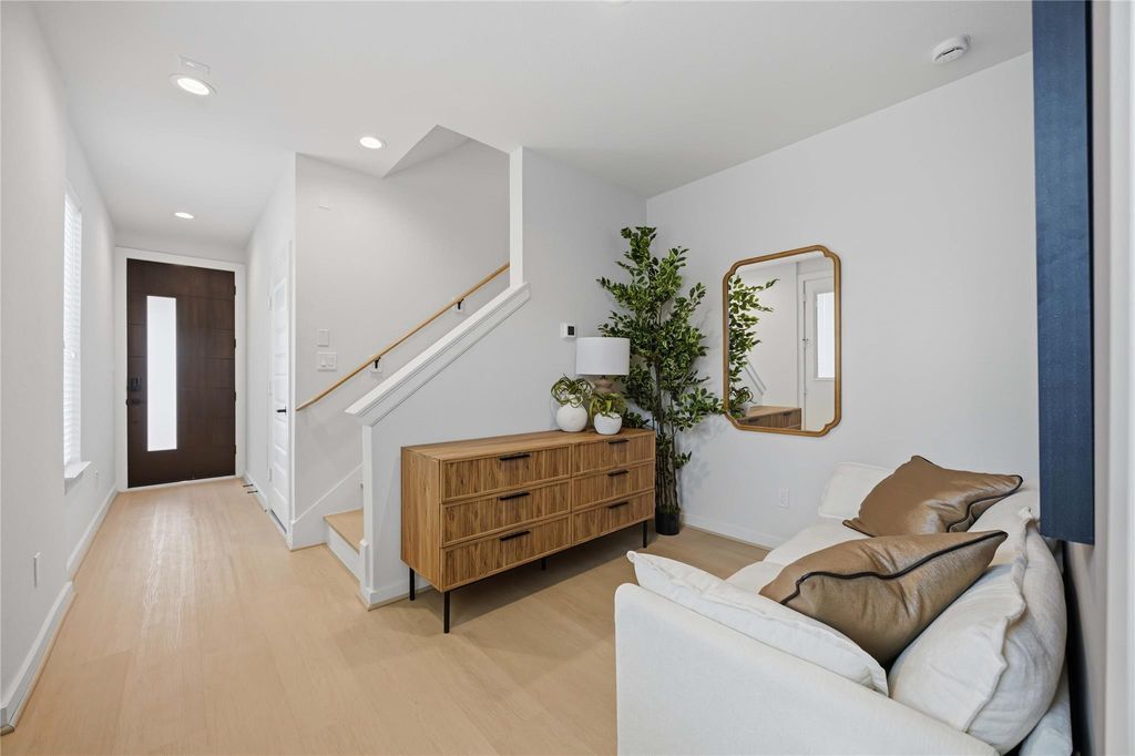 Photo of 817 Thornton Road #F, Houston, TX 77018 (MLS # 68260408)