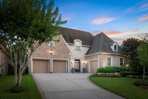 Photo of 119 W Cresta Bend Place, Spring, TX 77389 (MLS # 49779575)
