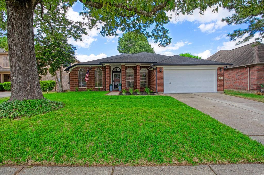 Photo of 7215 Oak Walk Drive, Humble, TX 77346 (MLS # 49849256)