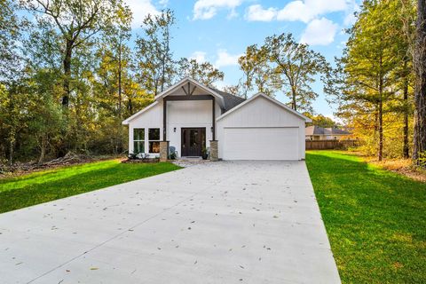 Photo of 112 Glen Haven, Livingston, TX 77351 (MLS # 60370849)