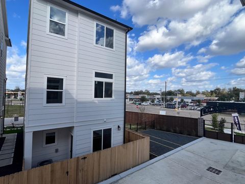 Photo of 303 Marcella Street #K, Houston, TX 77091 (MLS # 39993288) Photo of 303 Marcella Street #K, Houston, TX 77091 (MLS # 39993288)