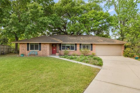 Photo of 3507 Laverne Street, Houston, TX 77080 (MLS # 51183294)