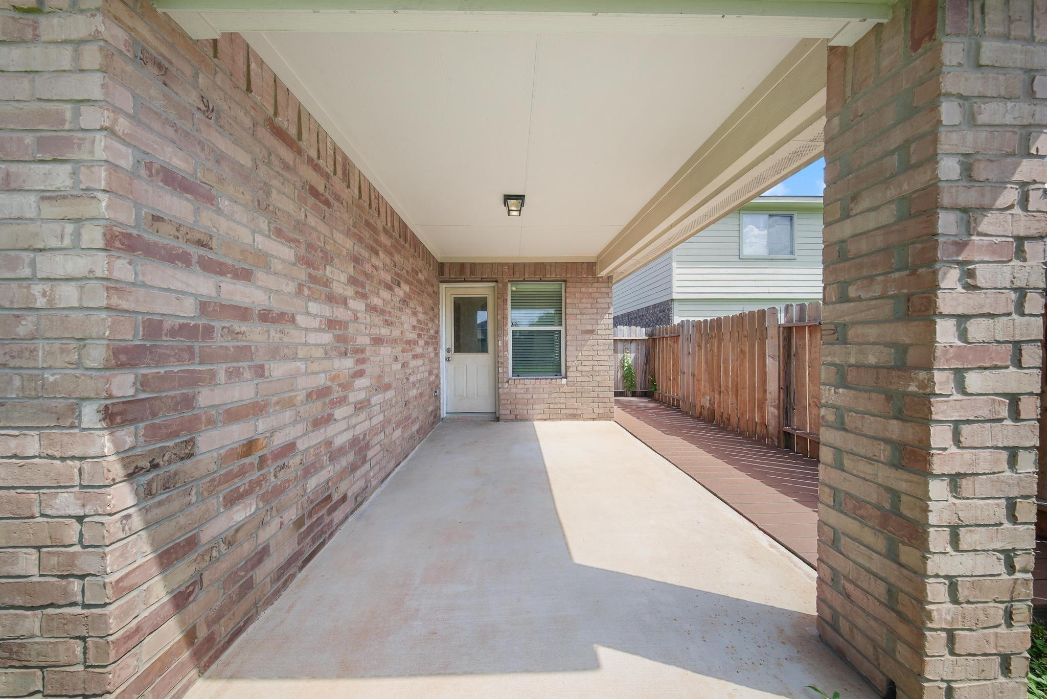 5015 Bridgecrossing Court