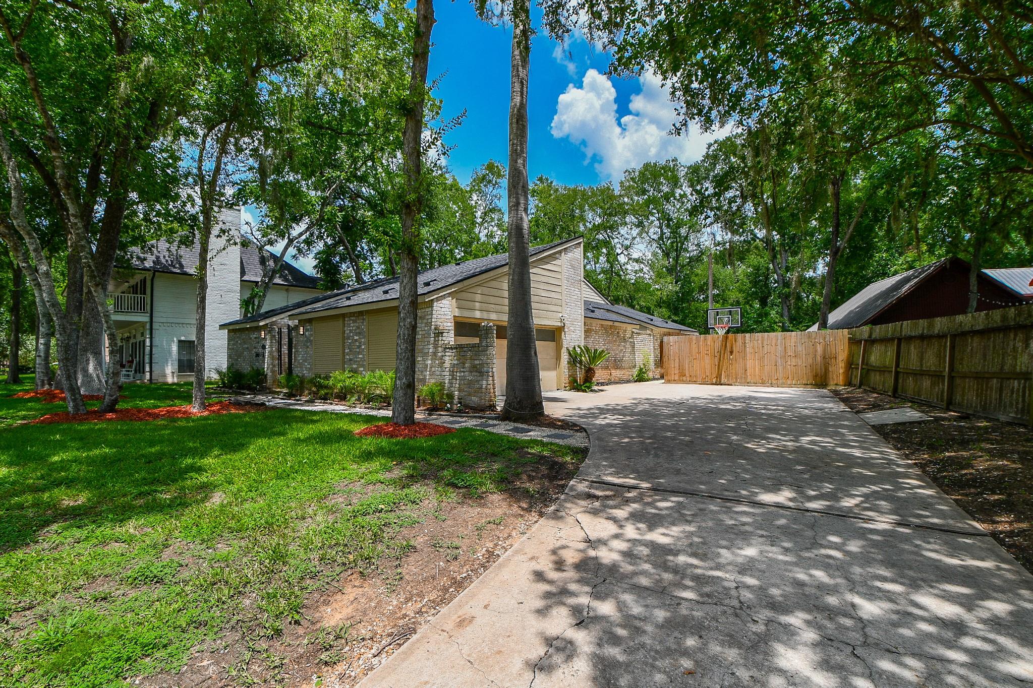 1710 Wildwood Lane