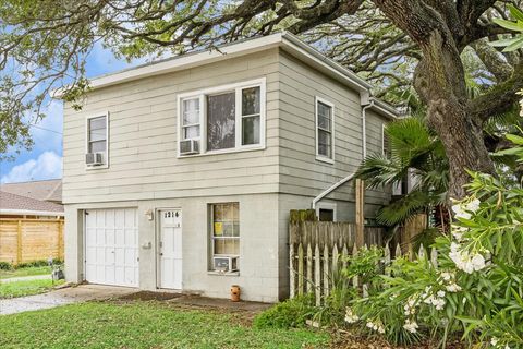 Photo of 1214 14th St Garage Apartment Street, Galveston, TX 77550 (MLS # 30498888)