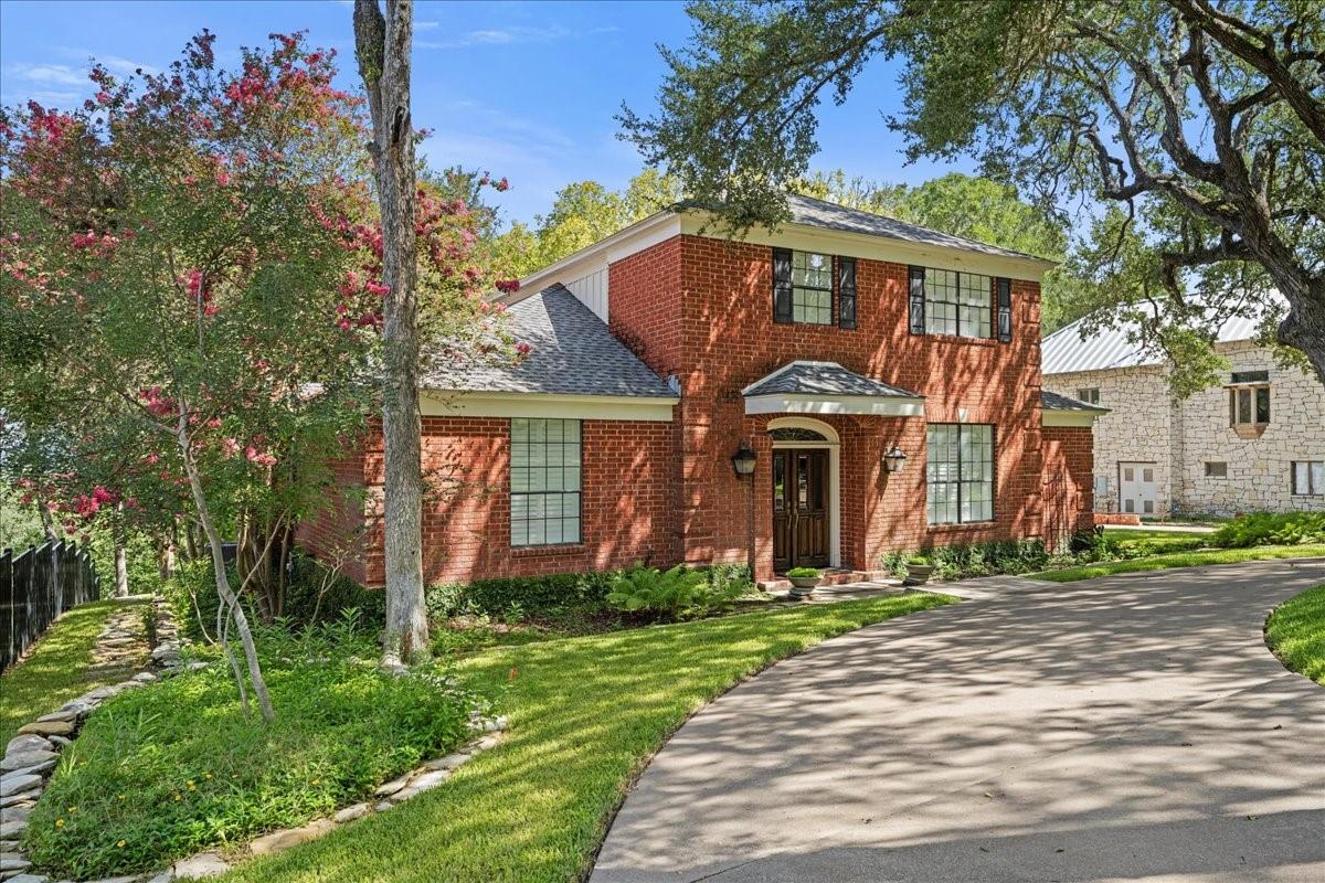 208 Rolling Hill Drive