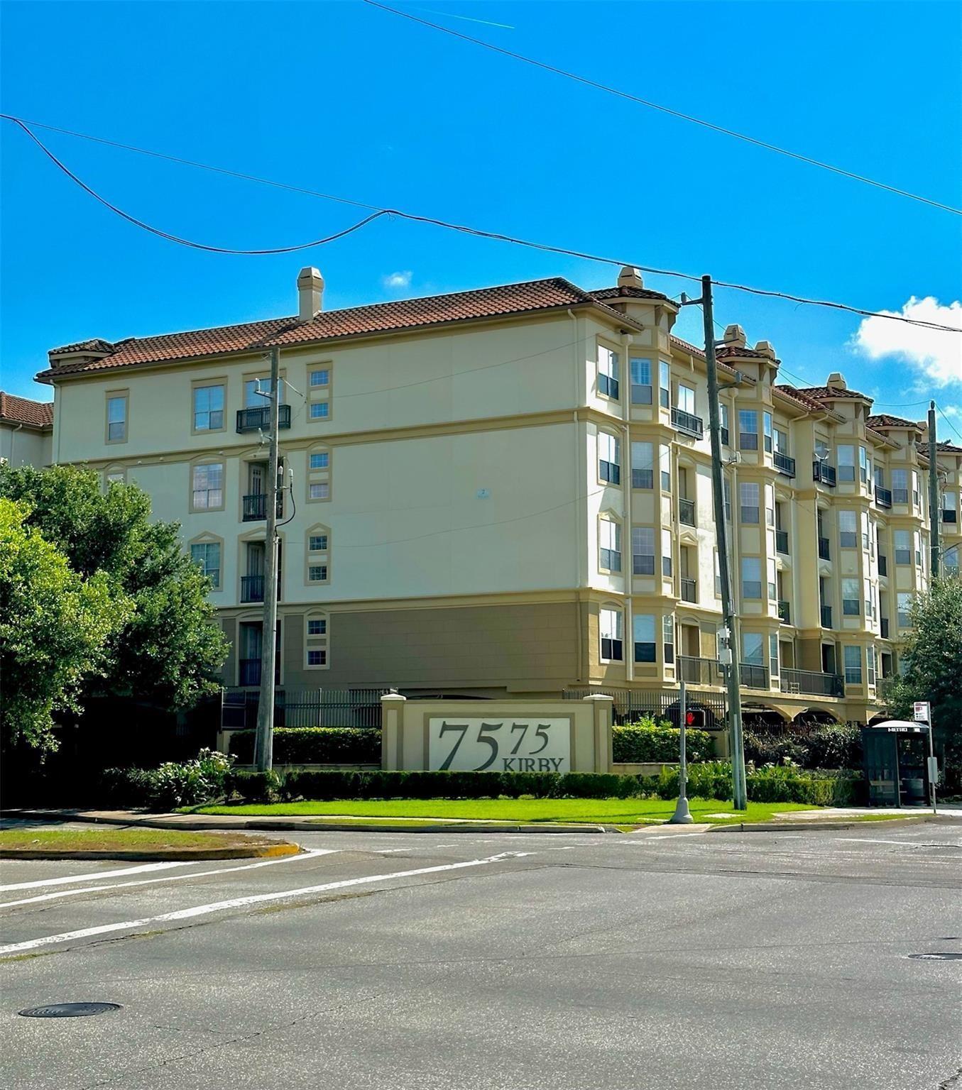 7575 Kirby Drive 3203