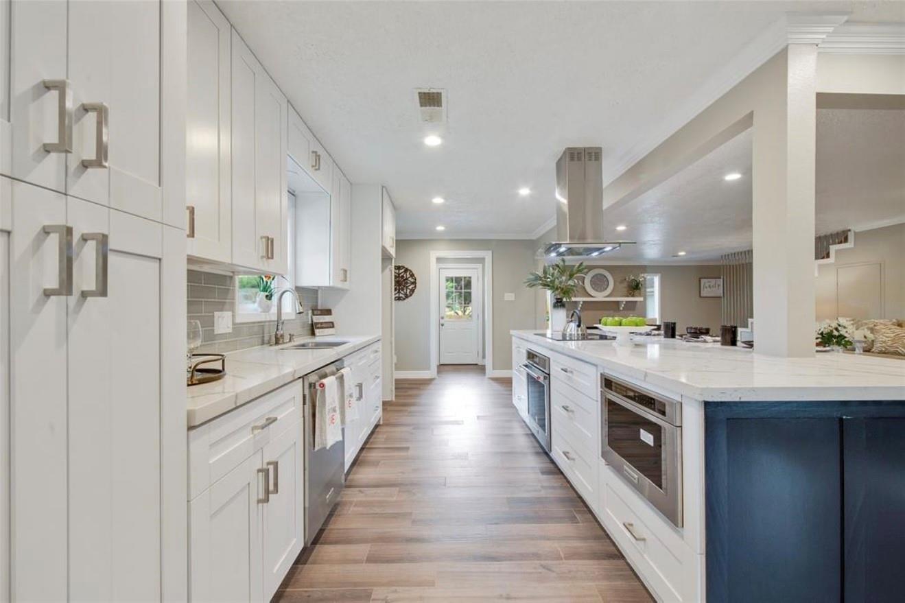 5026 Saxon Drive