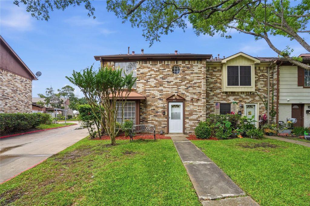 Photo of 1508 S 8th Street, La Porte, TX 77571 (MLS # 24854027)