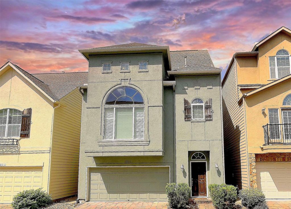 Photo of 2612 Edgefield Lakes Drive, Houston, TX 77054 (MLS # 93281018)