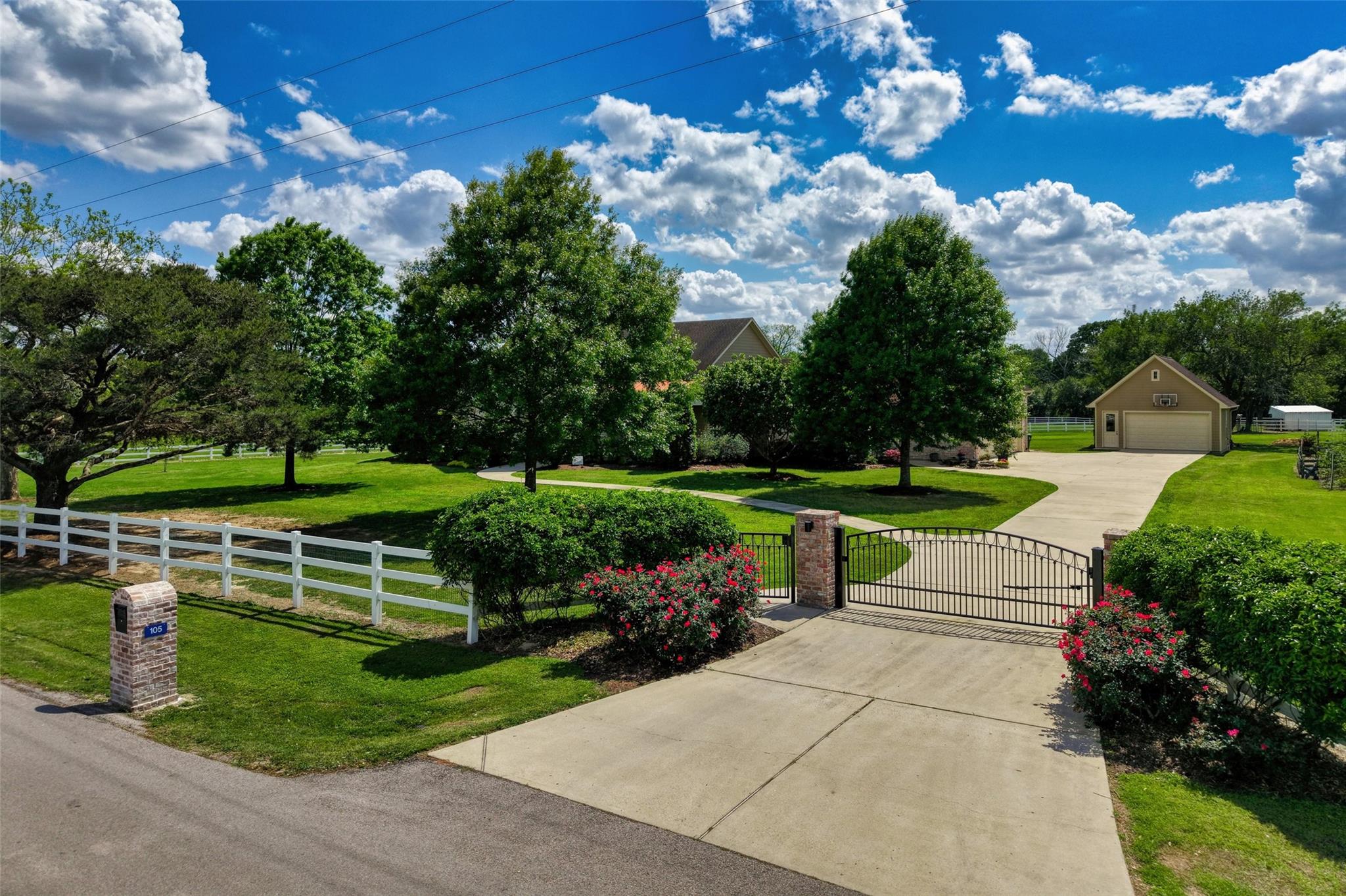 105 Brazos Hill Lane