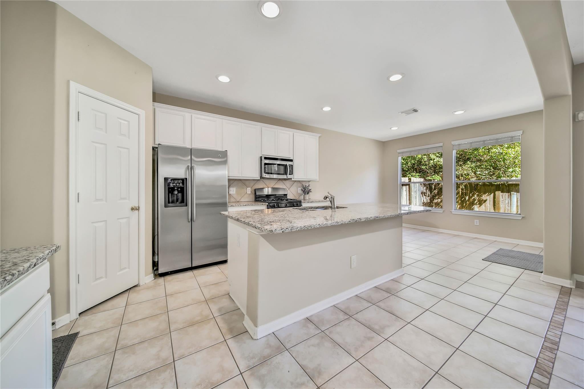 111 W Burberry Circle