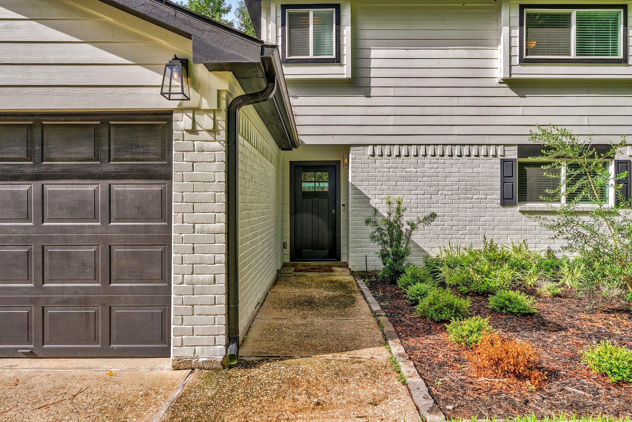 10 E White Willow Circle