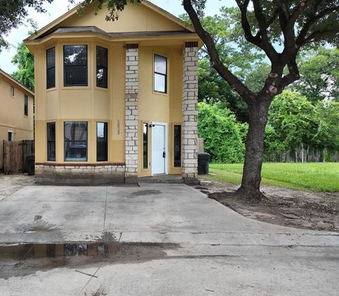 Photo of 3032 La Estancia Lane, Houston, TX 77093 (MLS # 19936216)