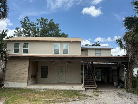 Multifamily For Sale - 618 S 6th Street<br/> Karnes County, Kenedy, TX 78119