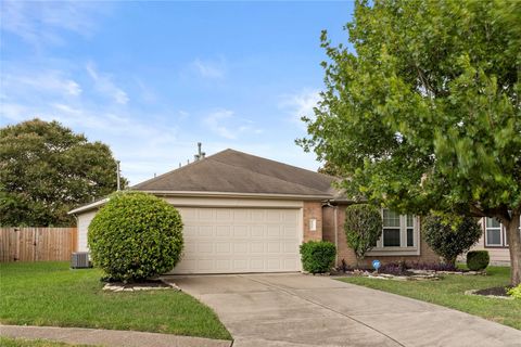Photo of 9515 Summer Laurel Lane, Houston, TX 77088 (MLS # 67290780)