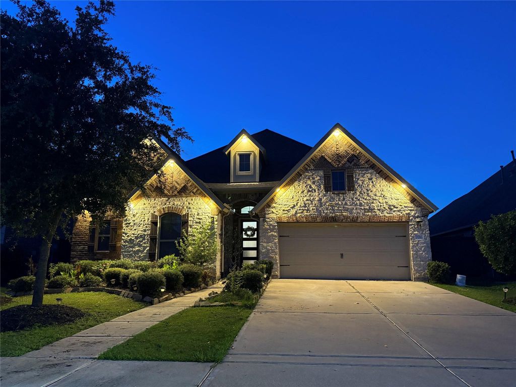 Photo of 706 Fresh Sage Crossing, Richmond, TX 77406 (MLS # 13099097)