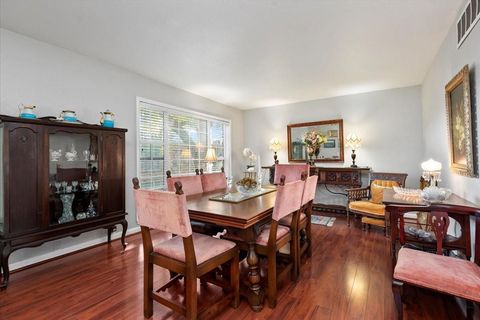 Photo of 2101 Fountain View Drive #62, Houston, TX 77057 (MLS # 46719221)