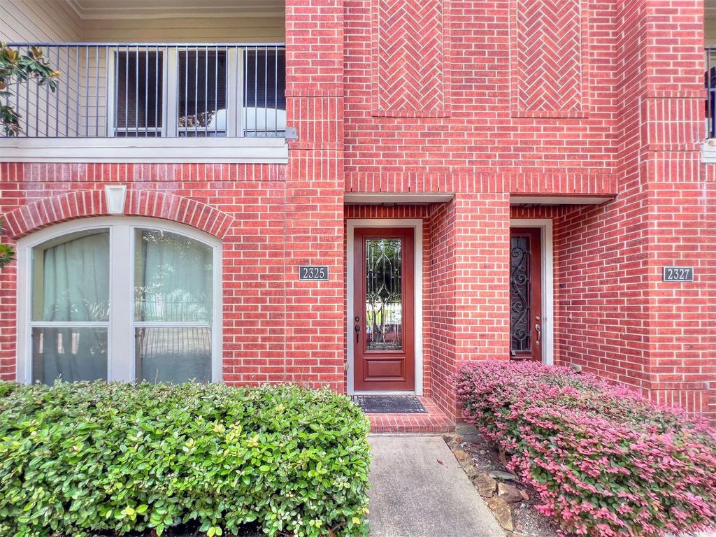 Photo of 2325 Hutchins Street, Houston, TX 77004 (MLS # 29213235)