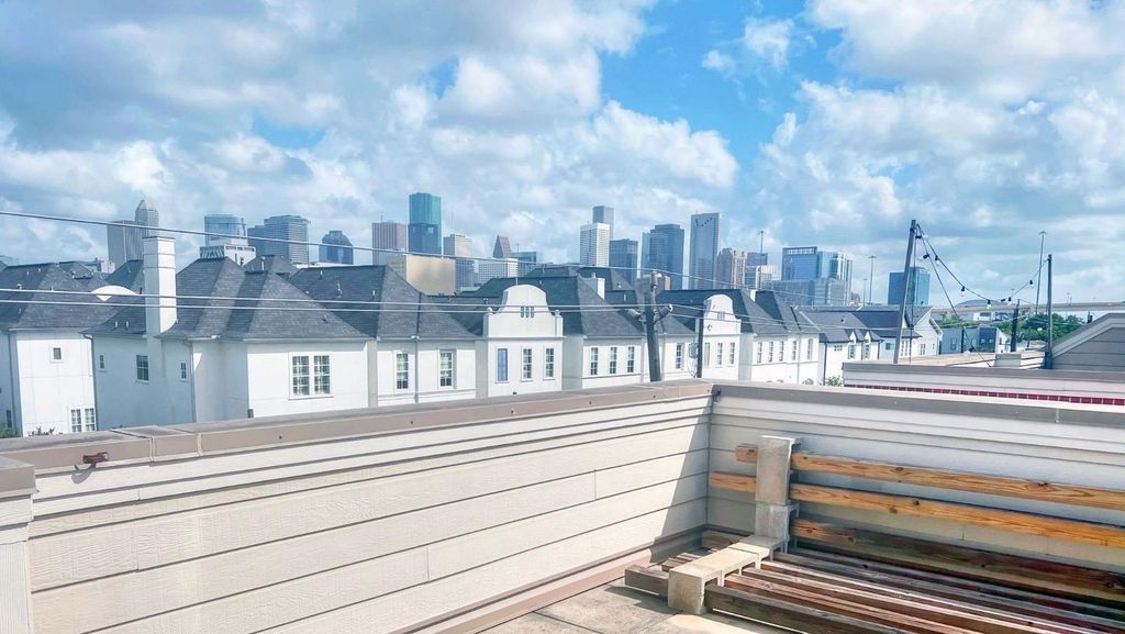 Photo of 2325 Hutchins Street, Houston, TX 77004 (MLS # 29213235)