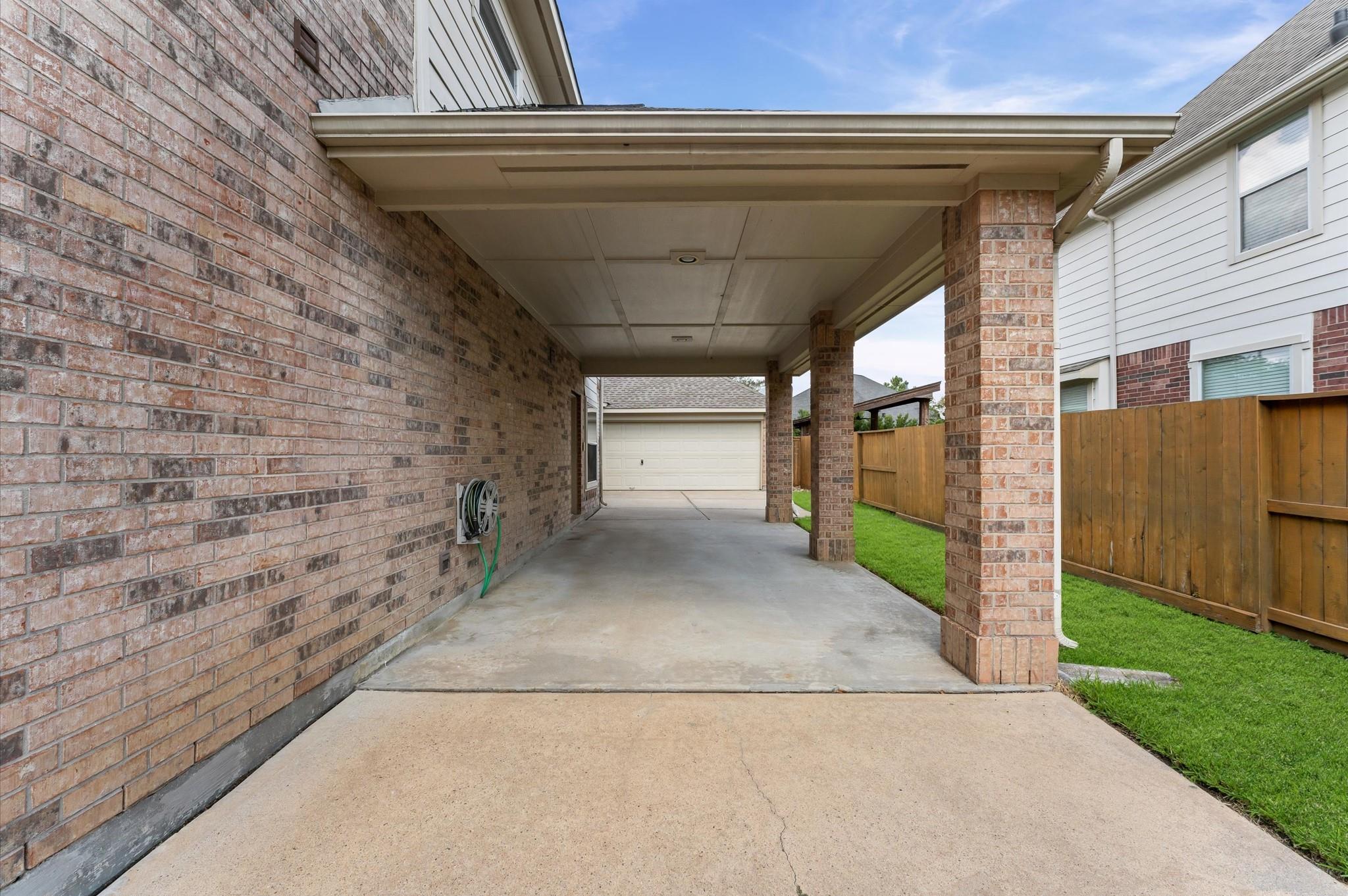 1615 Noble Pointe Drive