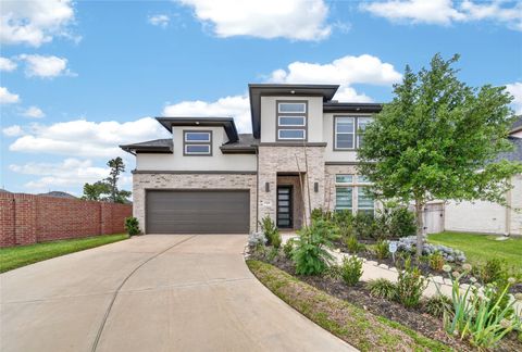 Photo of 1303 Willow Walk Drive, Sienna Plantation, TX 77459 (MLS # 31344548)