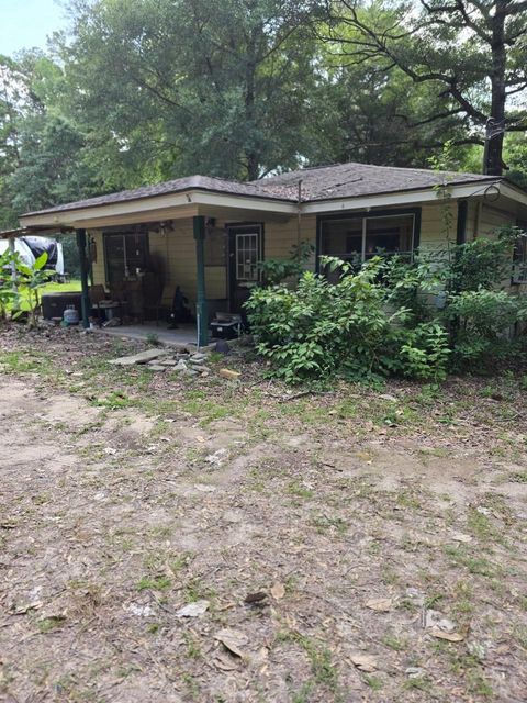 Photo of 106 Hickory Lane, Ivanhoe, TX 75979 (MLS # 62570293)