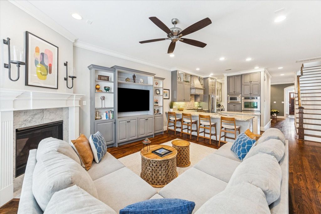 Photo of 209 W 24th Street, Houston, TX 77008 (MLS # 9453155)