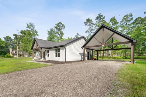 Photo of 141 Summer Place, Livingston, TX 77351 (MLS # 94590121)