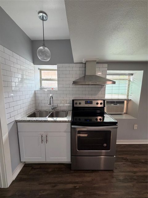 Photo of 4630 Woodside Street #2, Houston, TX 77023 (MLS # 2634304)