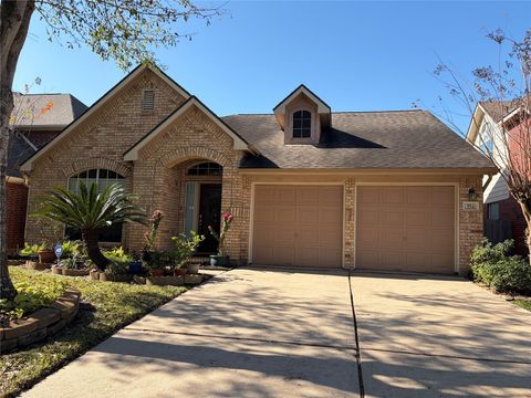 Homes For Sale - 554 Ivy Cross Lane<br/> Sugar Land, TX 77479