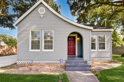 Photo of 1118 King Street #A, Houston, TX 77022 (MLS # 20999152)