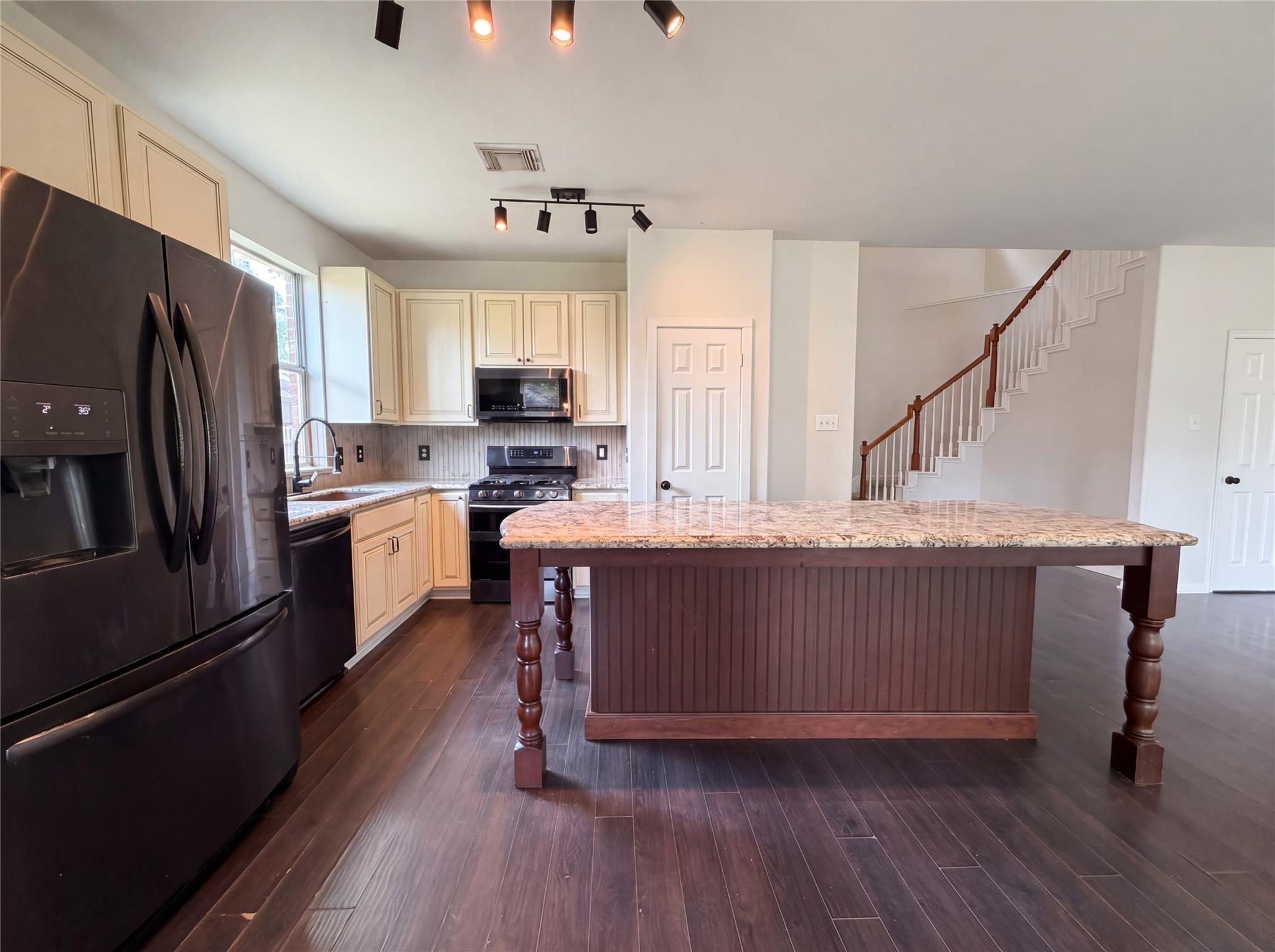 16107 Horseshoe Hill Court