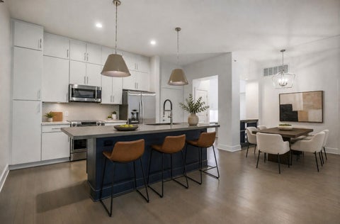 Condo For Sale - 1901 Post Oak Boulevard #2110<br/> Harris County, Houston, TX 77056
