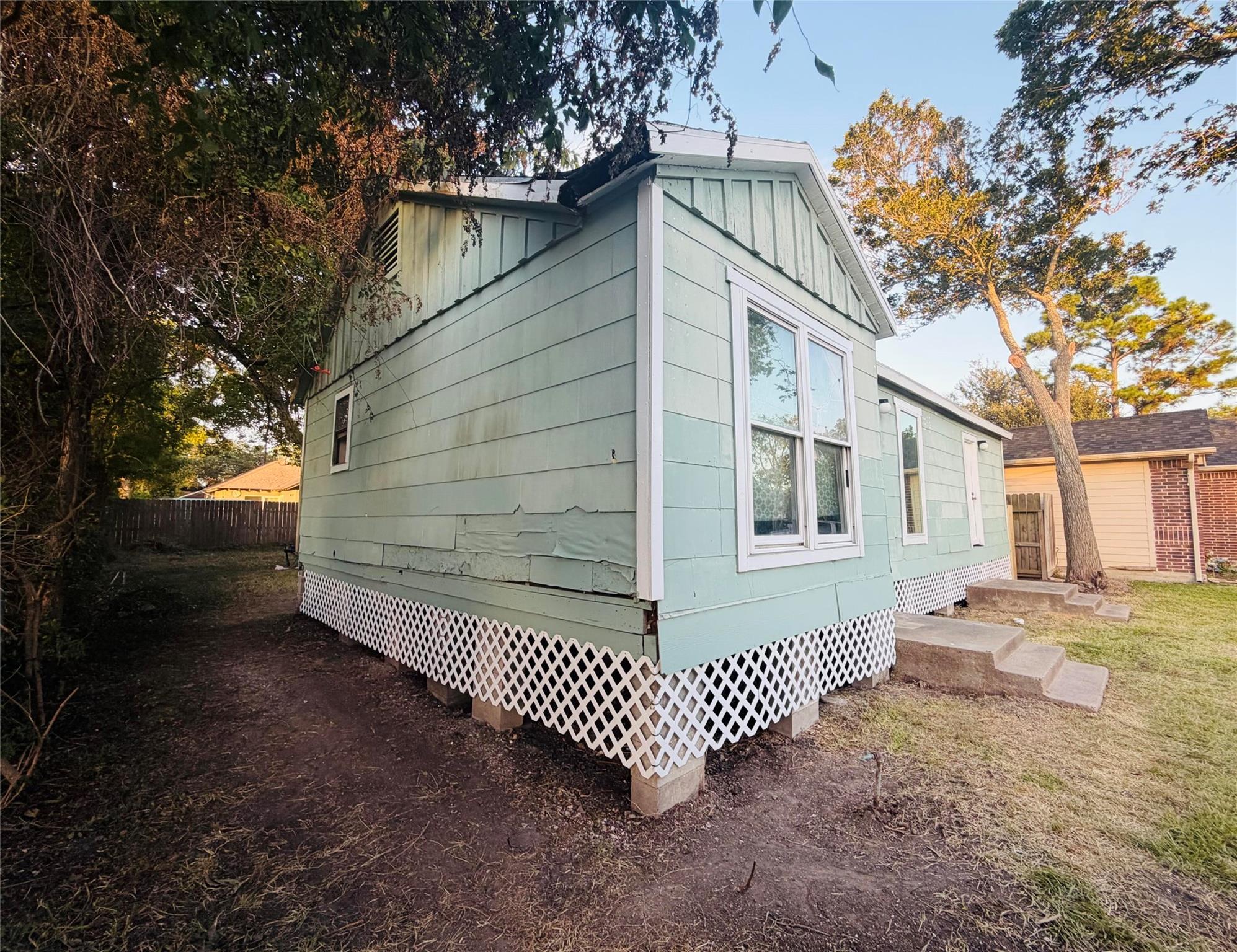 4605 Dakota Street
