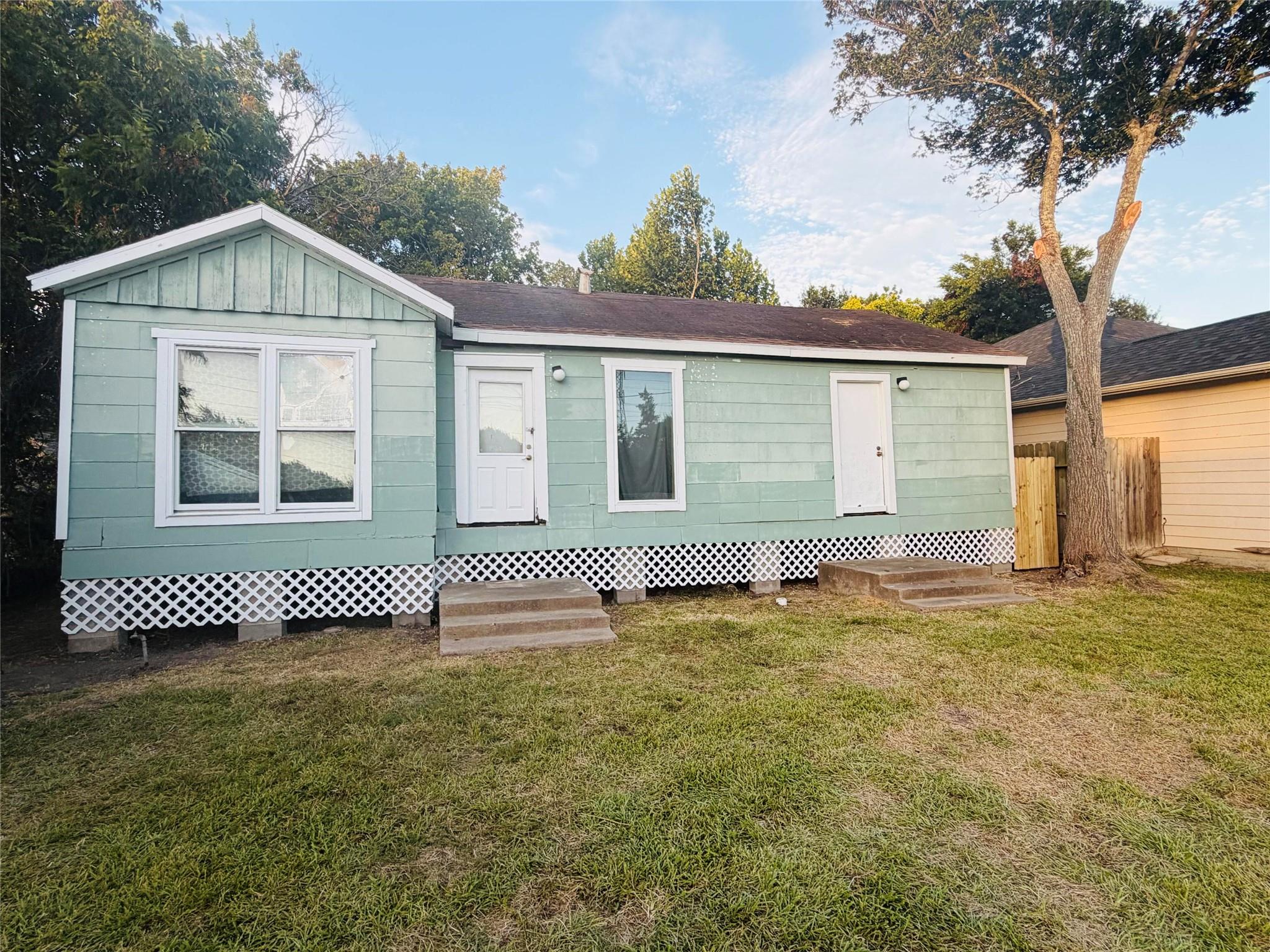 4605 Dakota Street