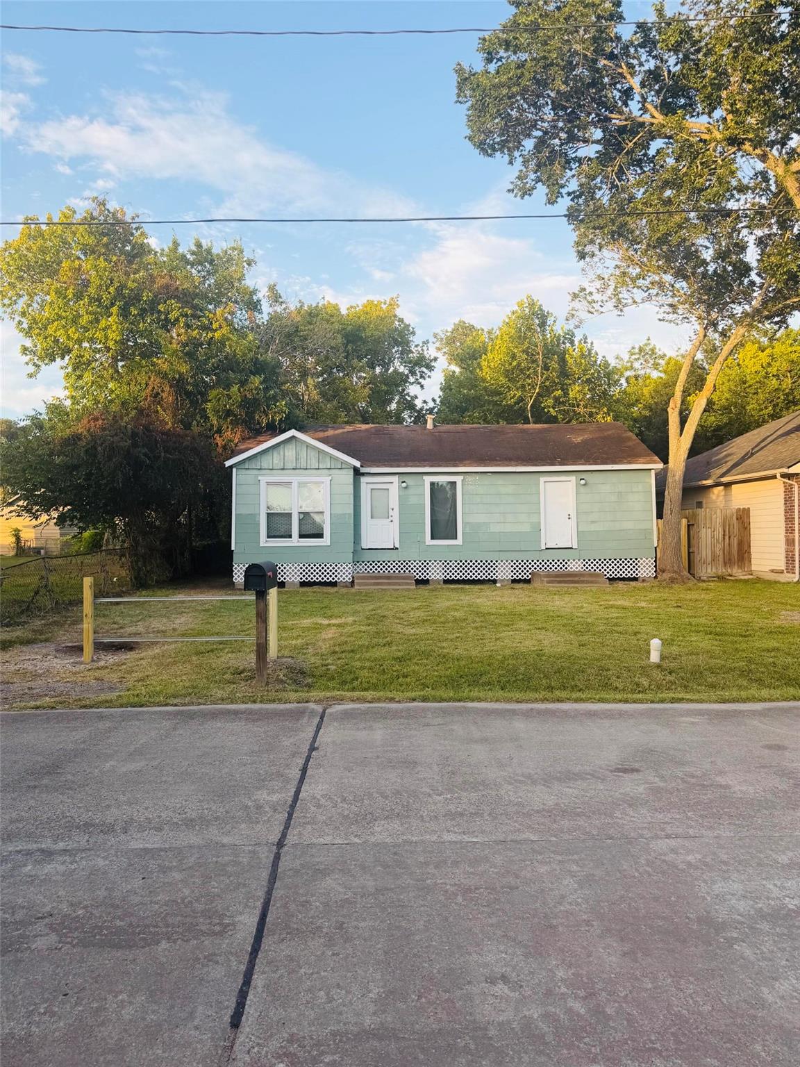 4605 Dakota Street