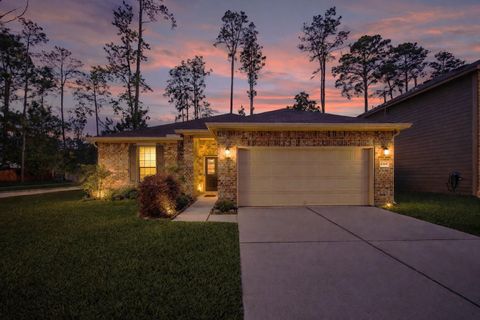 Photo of 2114 Lost Timbers Drive, Conroe, TX 77304 (MLS # 54096057)