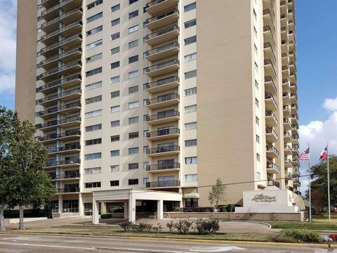 Photo of 2929 Buffalo Speedway #A404, Houston, TX 77098 (MLS # 45265629)