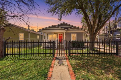 Photo of 1703 Ovid Street, Houston, TX 77007 (MLS # 98496832)