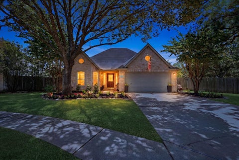 Photo of 15303 Garett Green Circle, Houston, TX 77095 (MLS # 81799614)