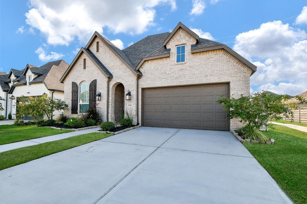 Photo of 5102 Pomegranate Path, Manvel, TX 77578 (MLS # 24524035)
