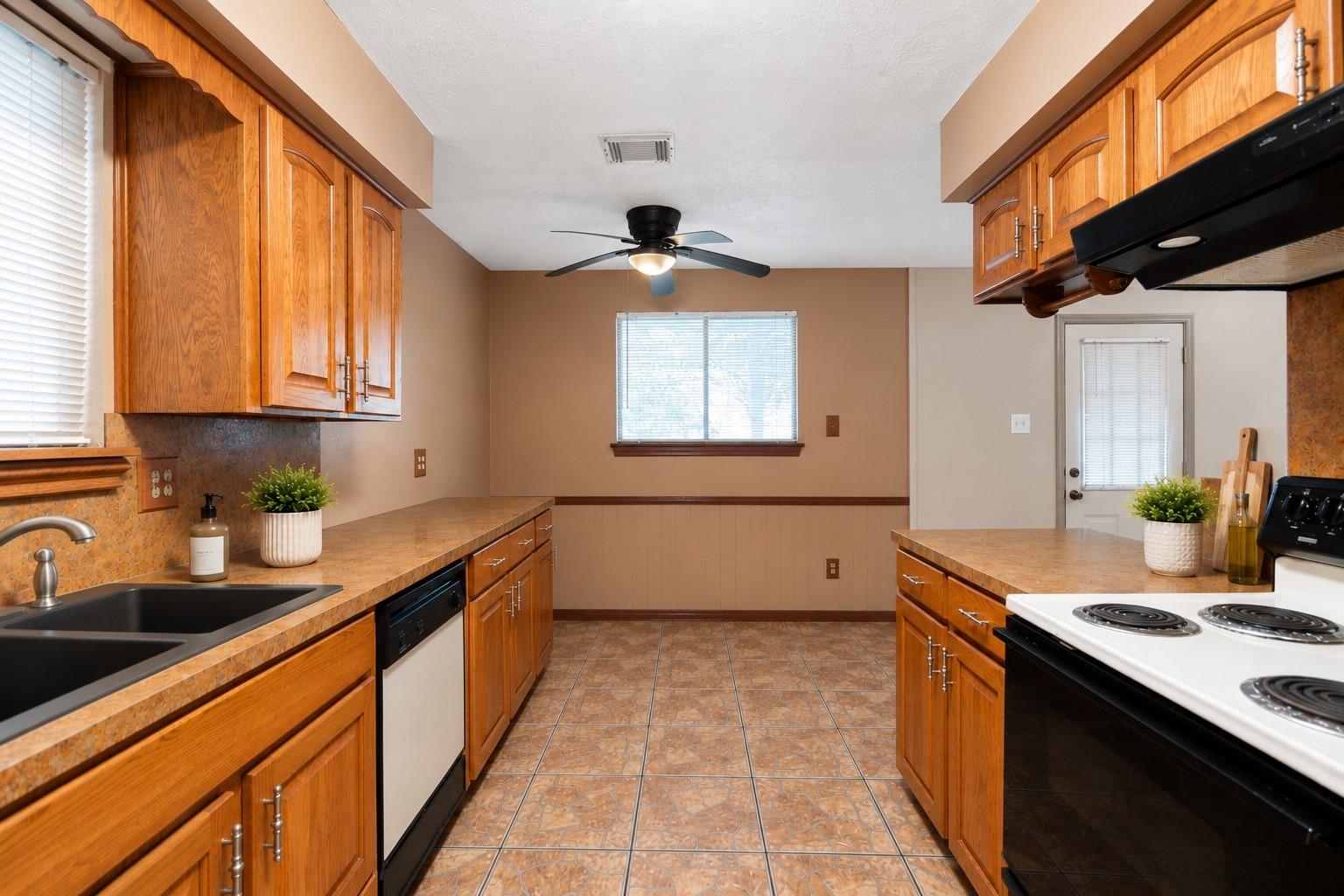 3519 Lake Ridge Bend