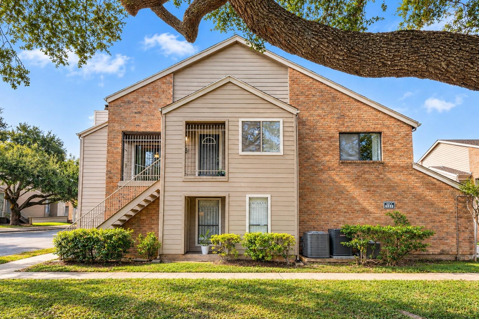 6701 Sands Point Drive 61
