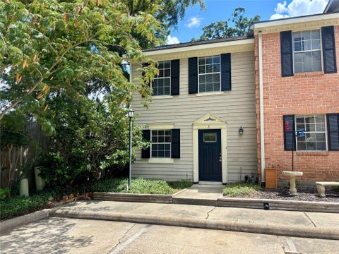 Townhouse For Rent - 2030 Plantation Drive #B1<br/> Conroe, TX 77301
