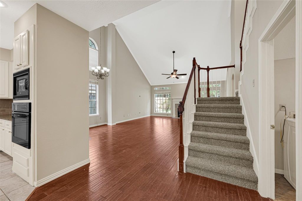 Photo of 4227 Mountain Peak Way, Houston, TX 77345 (MLS # 31387519)