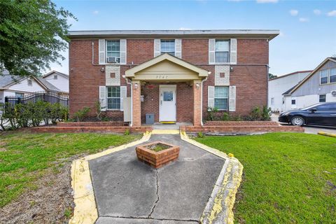 Photo of 7742 Park Place Boulevard #4, Houston, TX 77087 (MLS # 61192118)