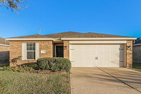 Photo of 2131 Golden Topaz Drive, Rosharon, TX 77583 (MLS # 46123915)