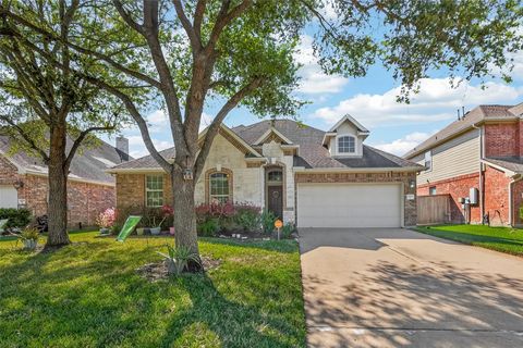 Photo of 2203 Summit Pass Lane, League City, TX 77573 (MLS # 44167373)